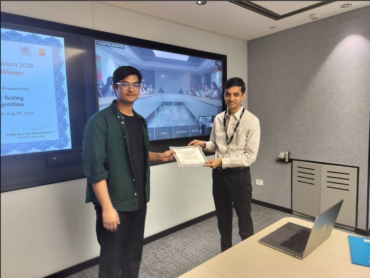 Receiving the Best Paper certificate at the IBM Research Internship Symposium
